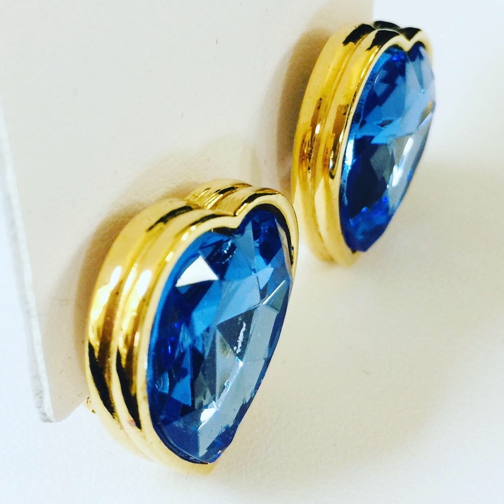 Vintage Signed Richelieu Heart Clip On Earrings - image 3